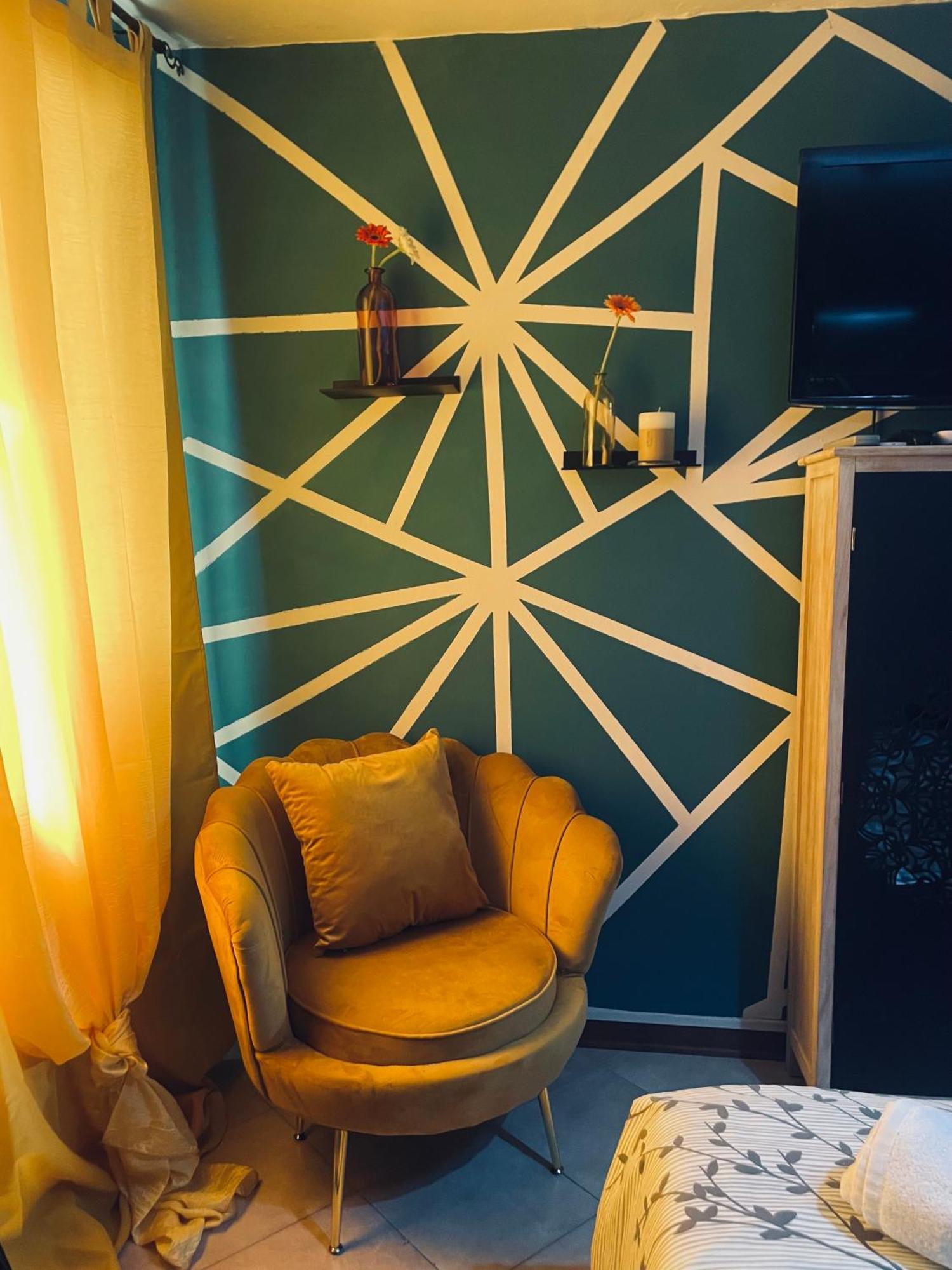 Family House Di Genny E Nicola Small Suite คิออกเจีย ภายนอก รูปภาพ