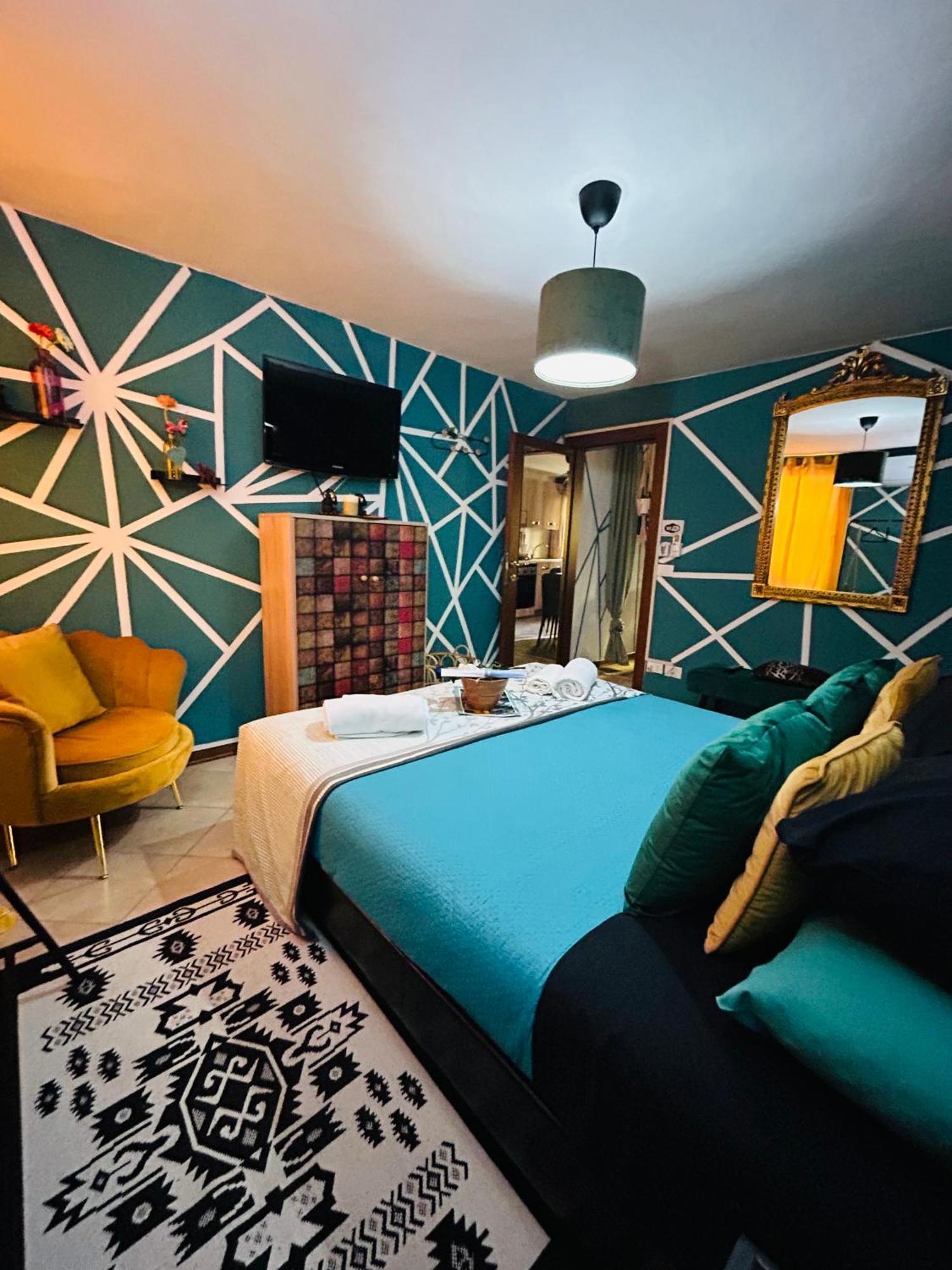 Family House Di Genny E Nicola Small Suite คิออกเจีย ภายนอก รูปภาพ