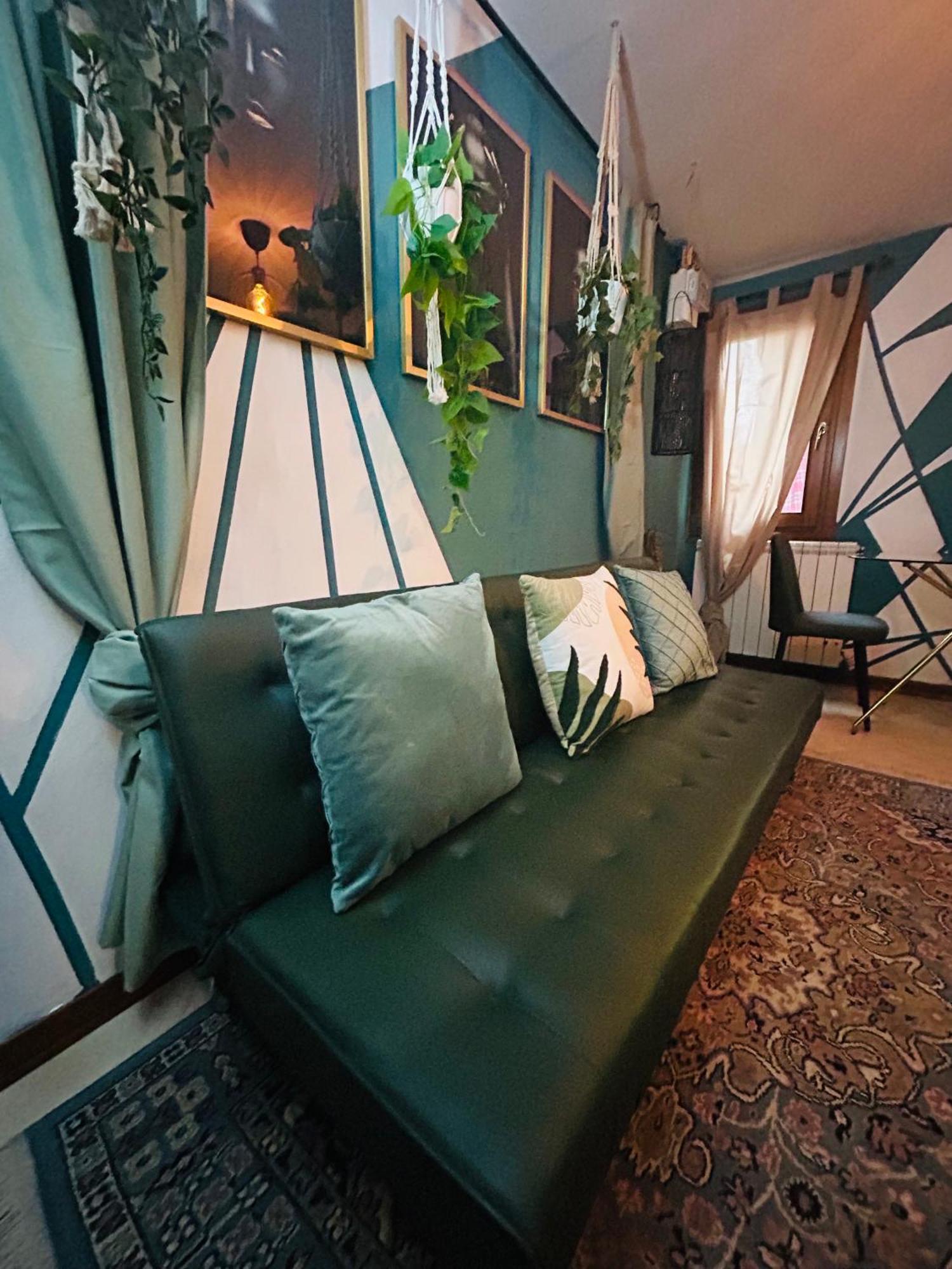 Family House Di Genny E Nicola Small Suite คิออกเจีย ภายนอก รูปภาพ