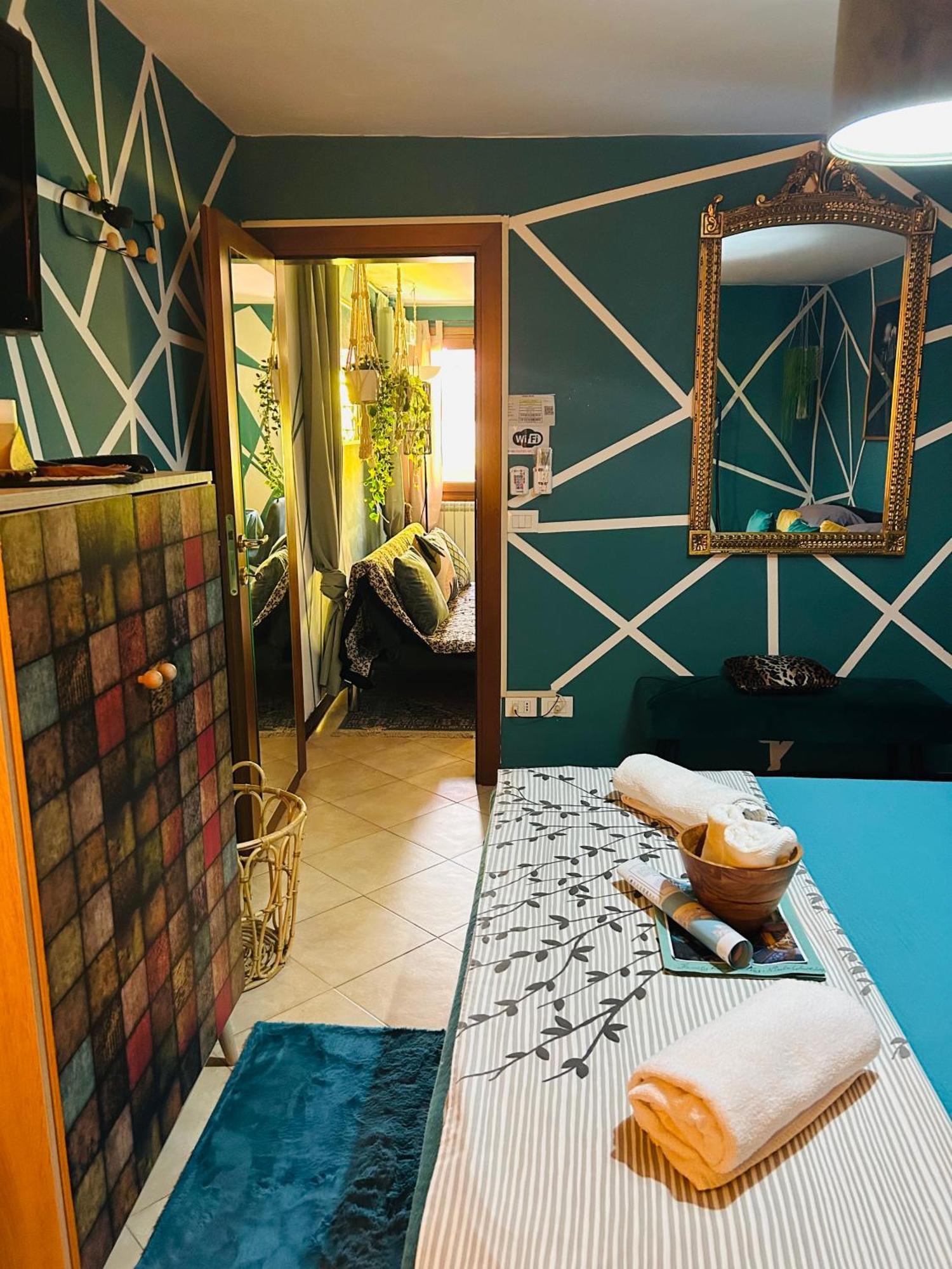 Family House Di Genny E Nicola Small Suite คิออกเจีย ภายนอก รูปภาพ